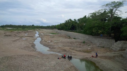 Inilah alur Sungai Benenain dengan bronjong penahan banjir.