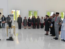 Lantik Delapan Pejabat Eselon Dua, Bupati Belu Pesan Tuk Tingkatkan Pelayanan Publik
