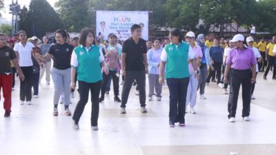 Peringati Hari Lansia Nasional, Bupati dan Warga Kota Atambua Senam Bersama