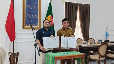 Teken MoU, Bupati Belu Minta Pos Indonesia Diskon Harga Pengiriman Barang UMKM