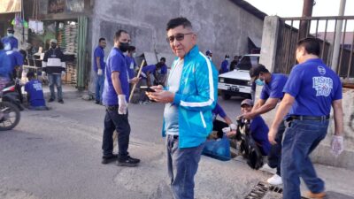 Jelang HUT ke-25 Partai Demokrat, DPC Belu Bersihkan Pasar Baru Atambua