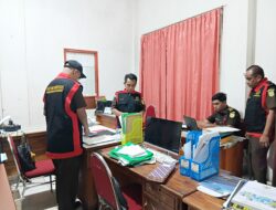 Penyidik Kejari Belu Geledah Kantor DPRD Belu